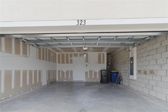 Building Photo - 323 Raspberry Rd