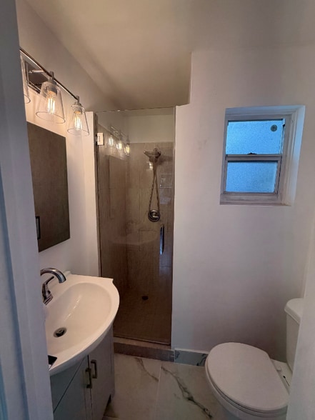 Building Photo - 11050 Biscayne Blvd