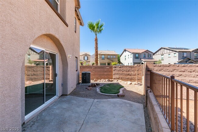 Building Photo - 1155 Paradise Garden Dr