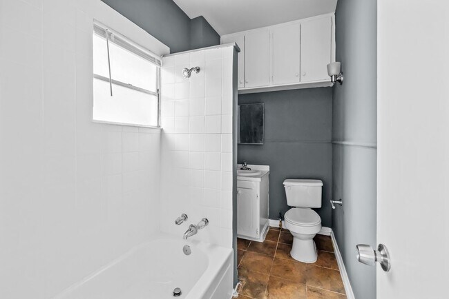 Building Photo - Newly Renovated 4 Bedroom 2 Bathroom Home