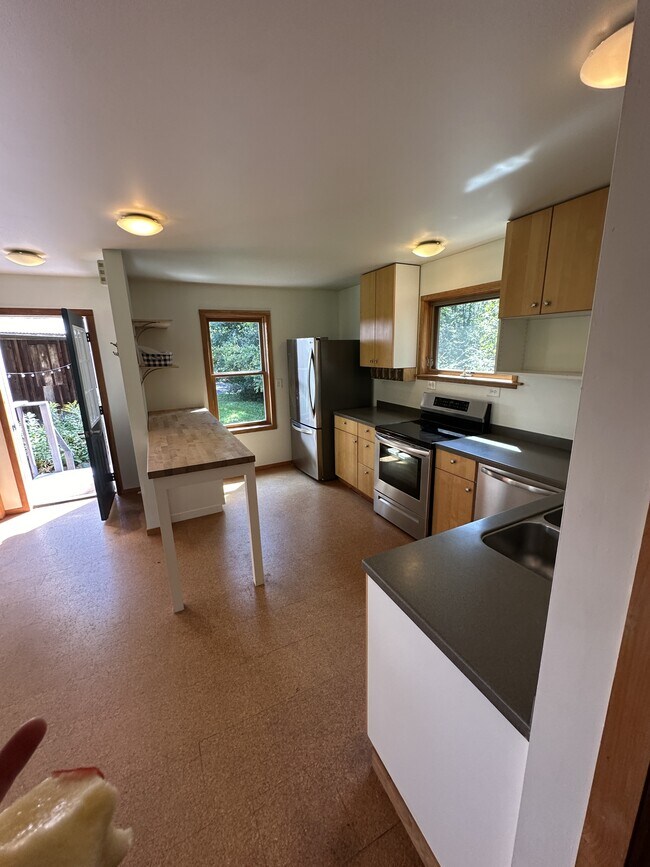 Building Photo - 62 Mt Pleasant Rd