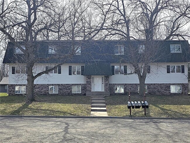 Building Photo - 880 E 6th St