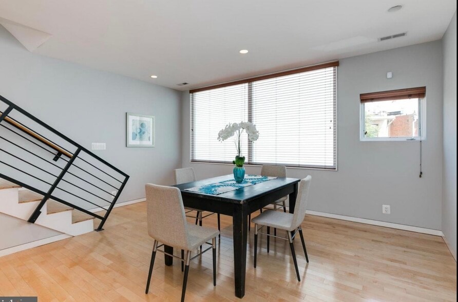 Building Photo - 1207 Lamont St NW