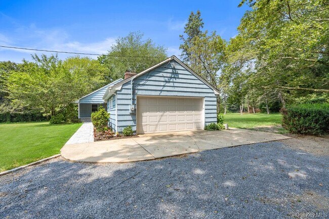 Building Photo - 1950 Midlane Rd