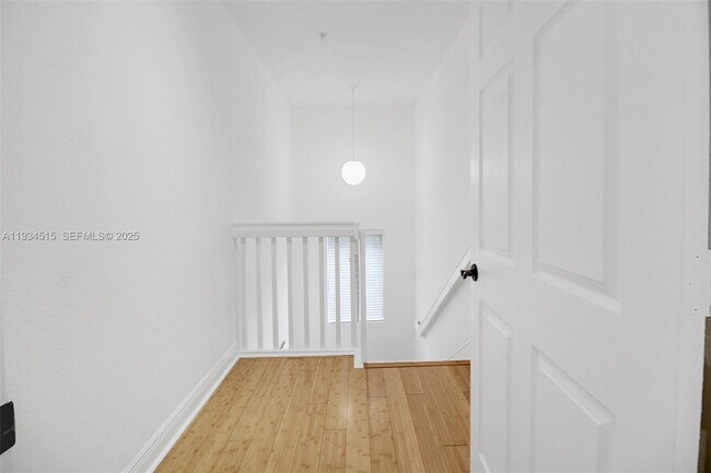 Building Photo - 3204 Bird Ave