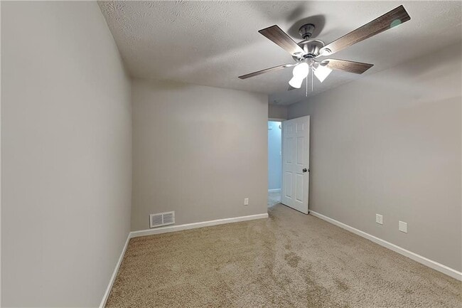 Building Photo - 3199 Pilgrims Dr