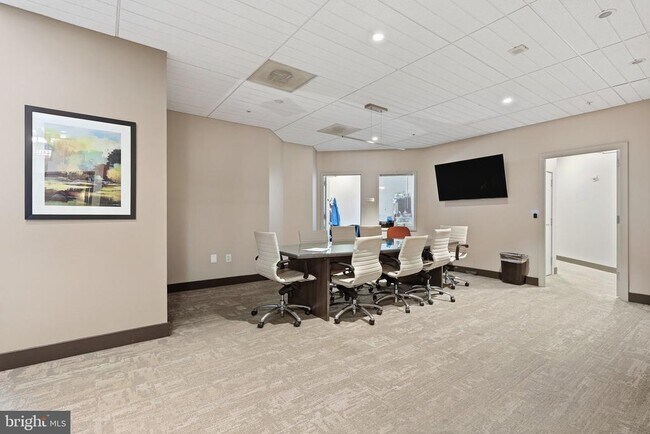 Building Photo - 3101 N Hampton Dr