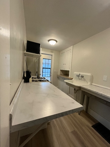 Building Photo - 1411 Portland Ave