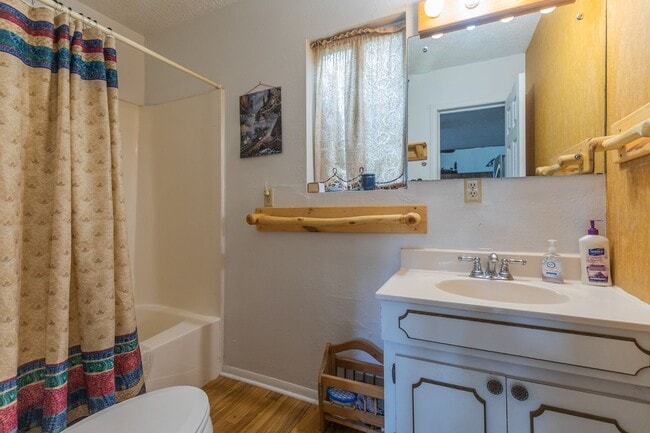 Building Photo - Great Mountain Home - Fully Furnished