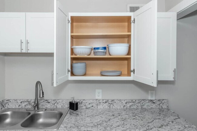 Building Photo - 3518 Roswell Rd NE