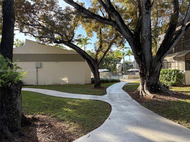 Building Photo - 7913 SW 104th St