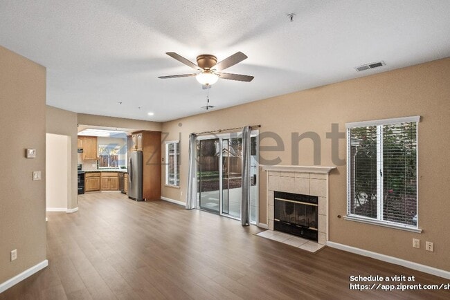 Building Photo - 3082 Rodeo Ln