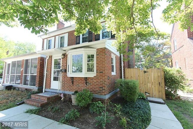 Building Photo - Wonderful Home in Great Arlington Location!