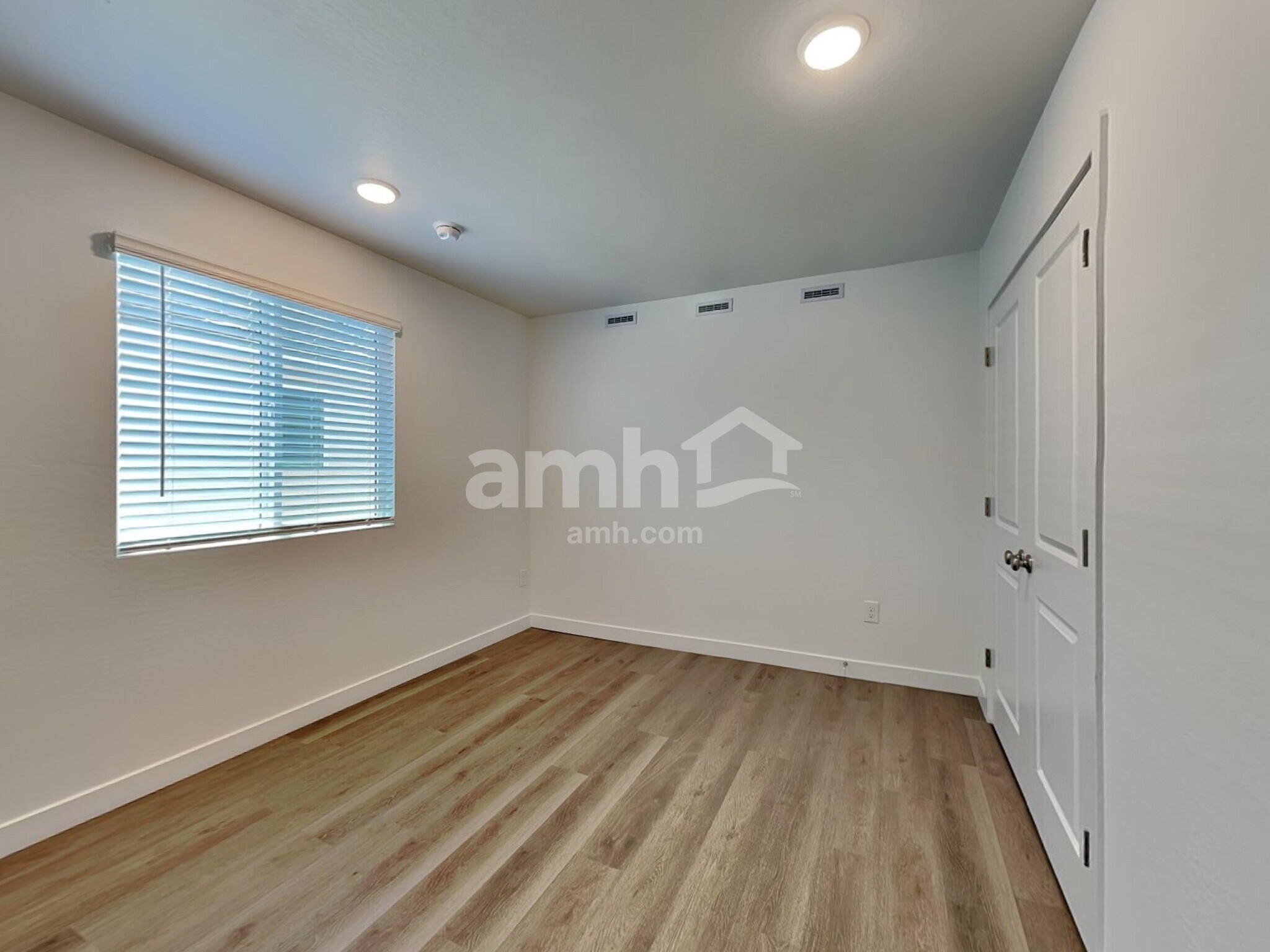 Building Photo - 9717 W Luxton Ln