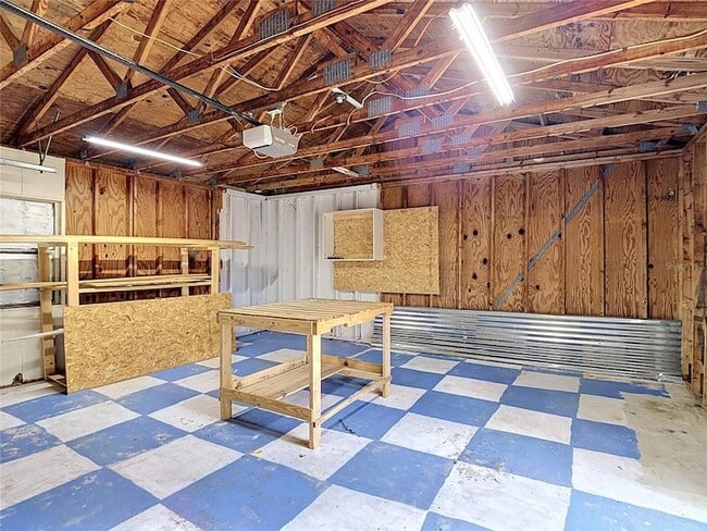 Building Photo - 3255 Amherst Ave