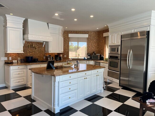 Building Photo - 48295 Alder Ln
