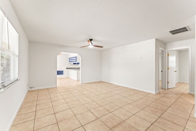 Building Photo - **FIRST MONTH FREE RENT OFFER** Charming 2-Bed Duplex Retreat in Edgewater, so close to the beach...