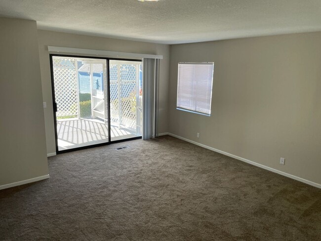 Building Photo - 4471 Garnet Ln