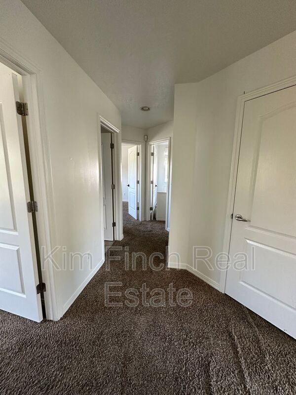 Building Photo - 9820 Deep Creek Dr