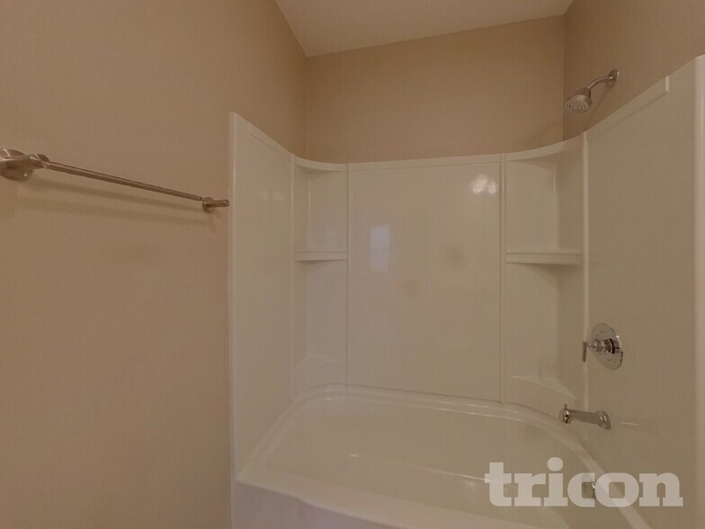 Building Photo - 220 Garnet Ave