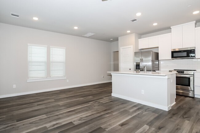 Building Photo - 333 N Centro Cir