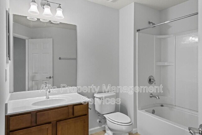 Building Photo - 6881 Woody Vine Dr