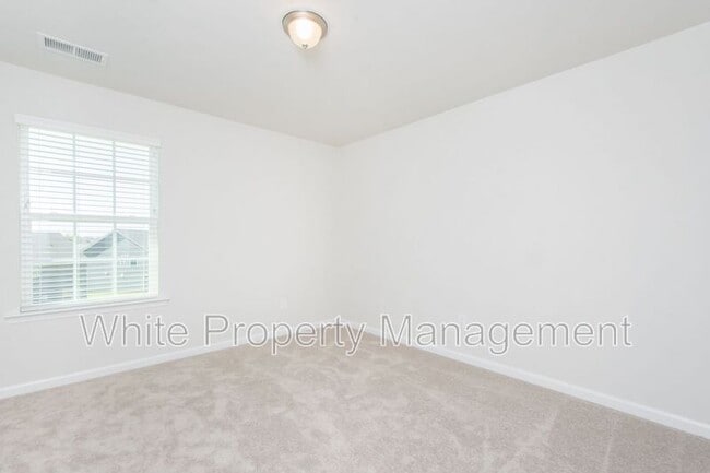 Building Photo - 1043 Winnett Dr