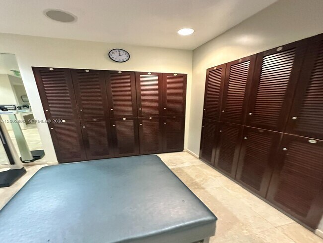 Building Photo - 10275 Collins Ave