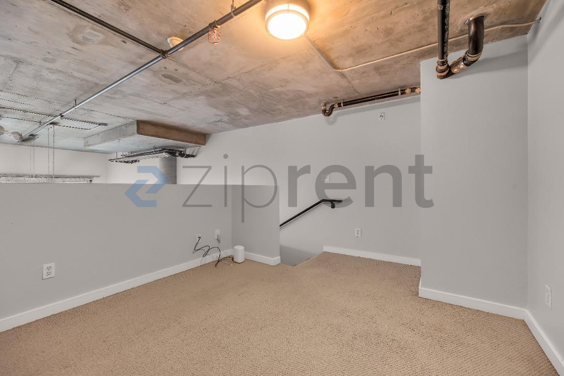 Building Photo - Unit 110