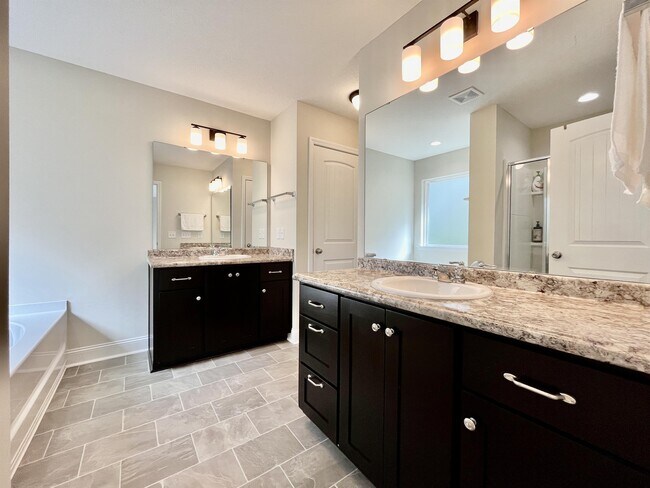 Building Photo - 759 Fairview Cir
