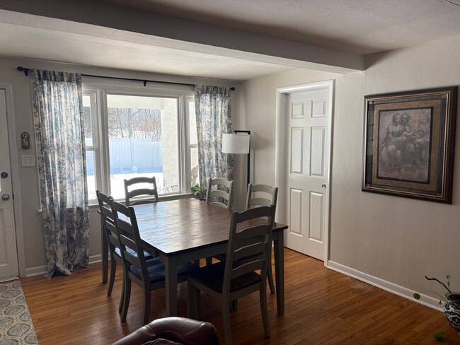 Building Photo - 1807 E Kings Hwy