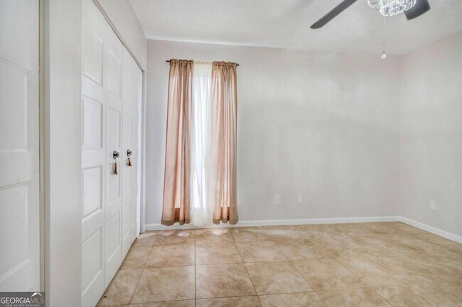 Building Photo - 1065 Mariners Dr