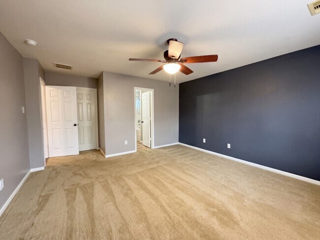 Building Photo - 8102 Sanders Glen Ln