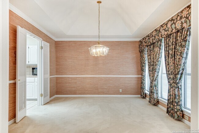 Building Photo - 14823 River Glen N