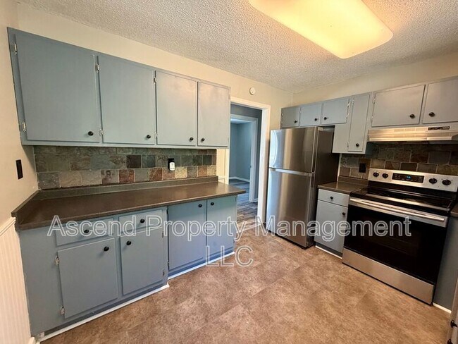 Building Photo - 7707 Canyon Dr