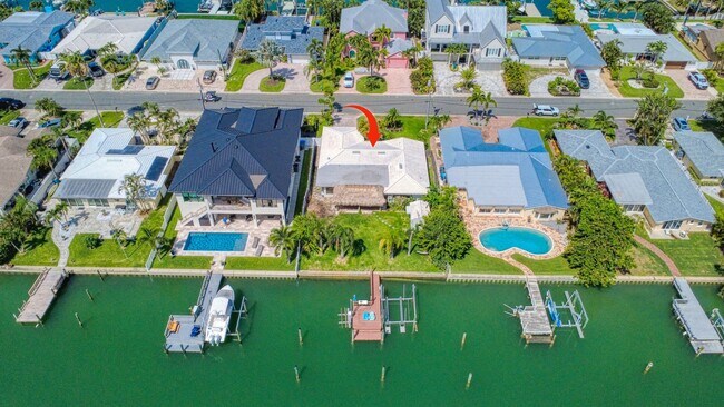 Building Photo - Treasure Island Three Bedroom, Two Bath Furnished Single Family Home on the water.
