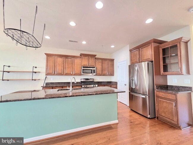 Building Photo - 1113 Red Hawk Way