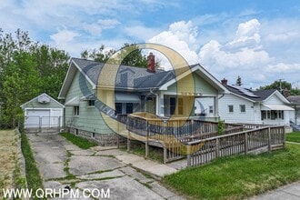 Building Photo - AVAILABLE NOW! 2 BEDROOMS!
