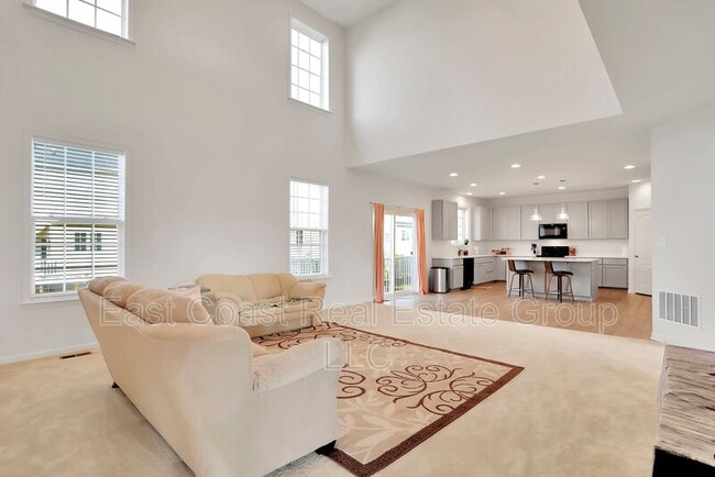 Building Photo - 204 Station Terrace W