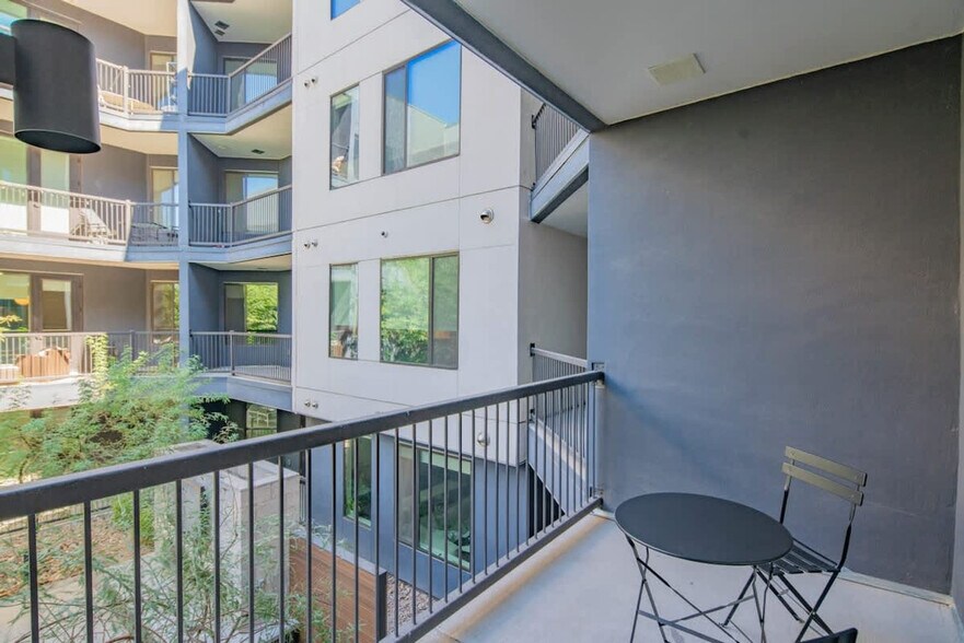 Building Photo - 701 W Rio Salado Pkwy