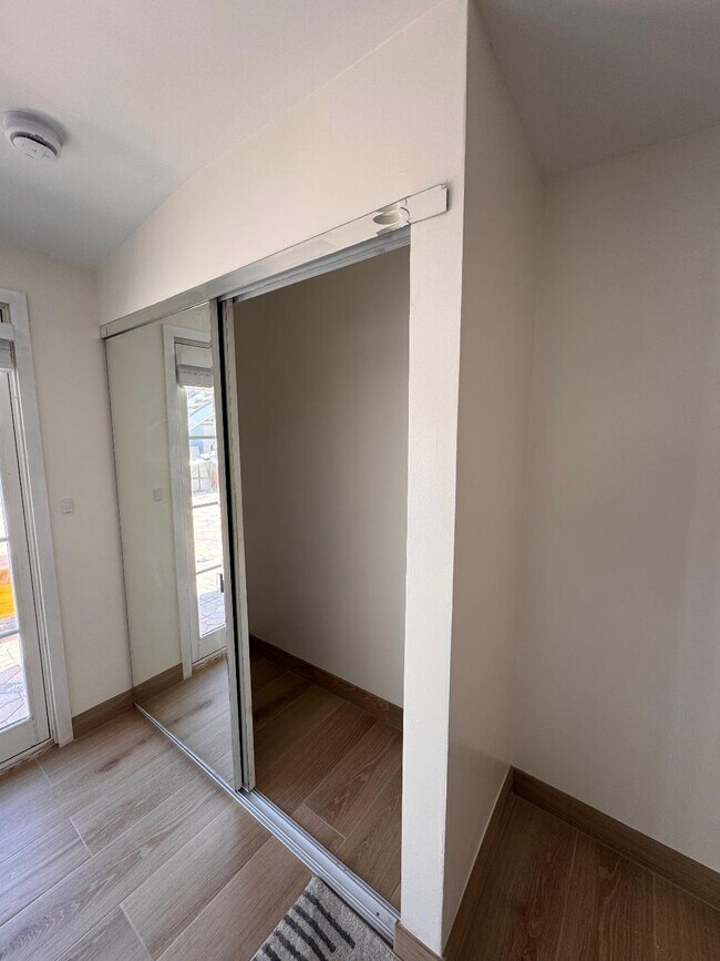 Building Photo - 470 S Hamel Rd