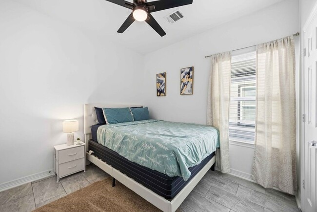 Building Photo - 3825 Easy St