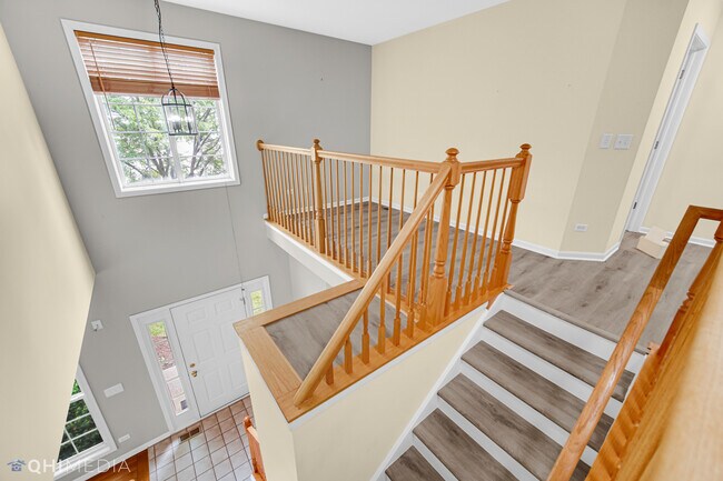 Building Photo - 2047 Ivy Ridge Dr