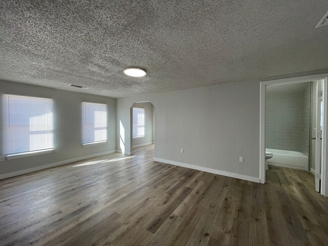 Building Photo - Built-Strong Big?Spring Residence – Durability Meets All-Season Comfort