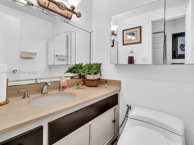 Building Photo - 300 Bayview Dr