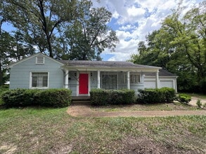 Building Photo - 321 Naples Rd