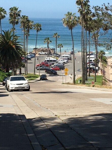 Building Photo - 5051 La Jolla Blvd