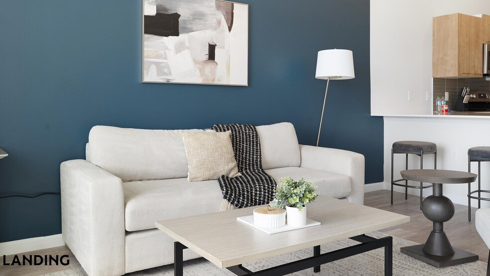 Building Photo - 5256 International Dr