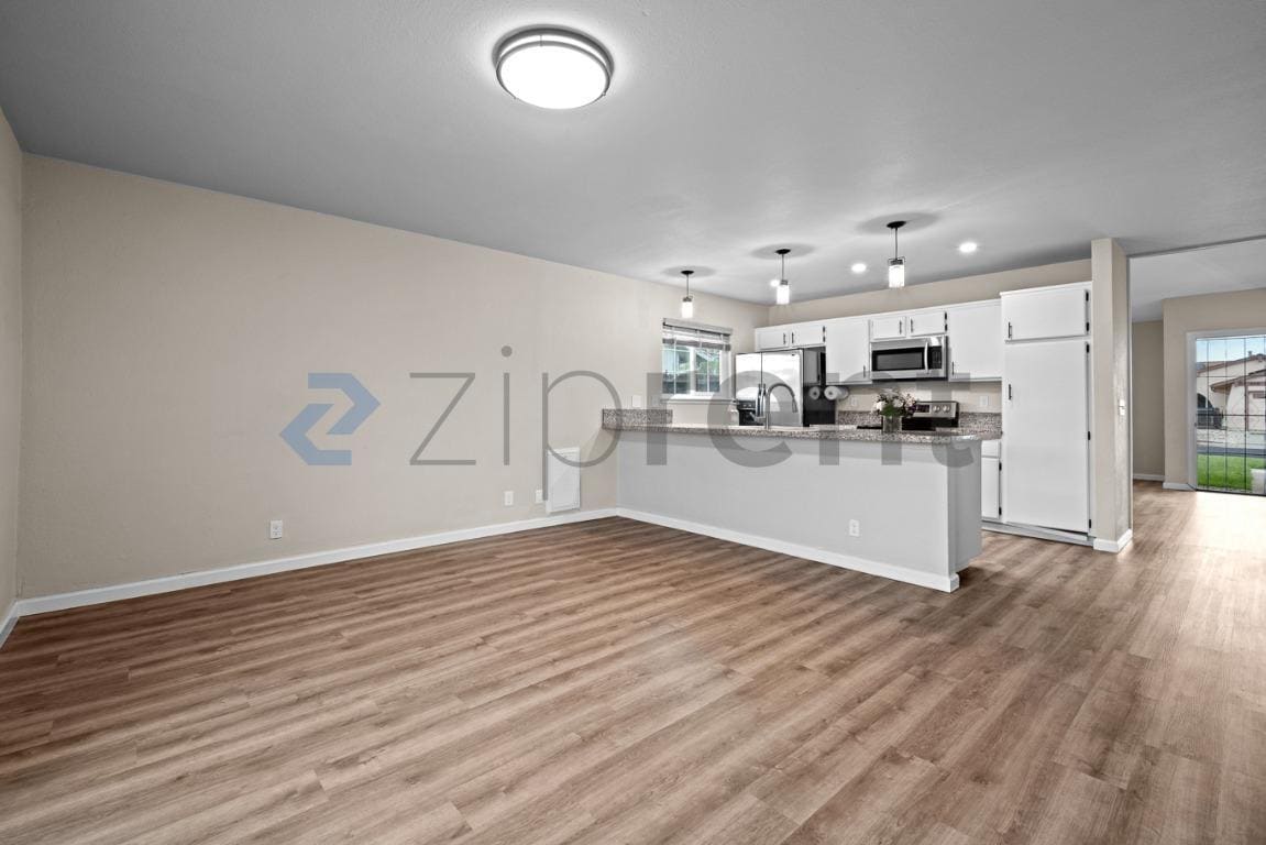 Building Photo - 208 Richard Pl