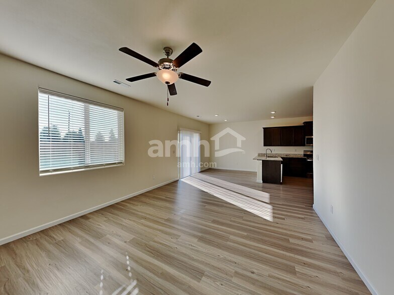 Building Photo - 1311 W 15th Ave